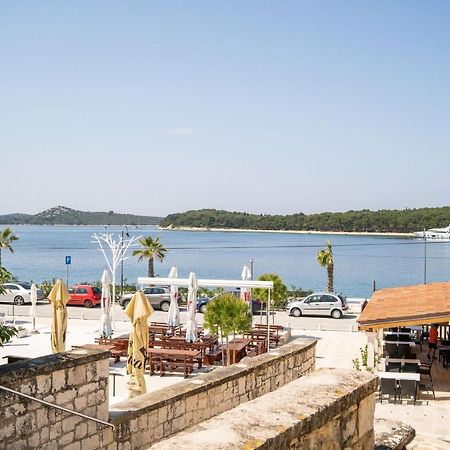 Apartments Mediteraneo Rogoznica โรกอซนิซา ภายนอก รูปภาพ