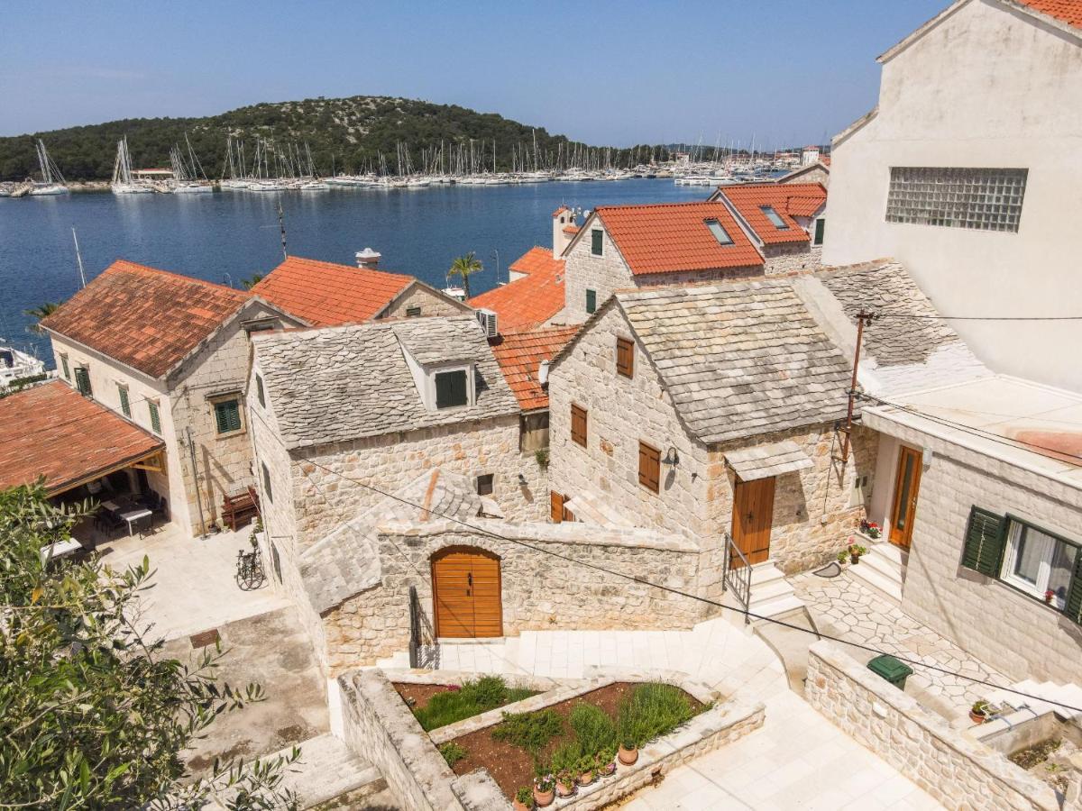 Apartments Mediteraneo Rogoznica ภายนอก รูปภาพ