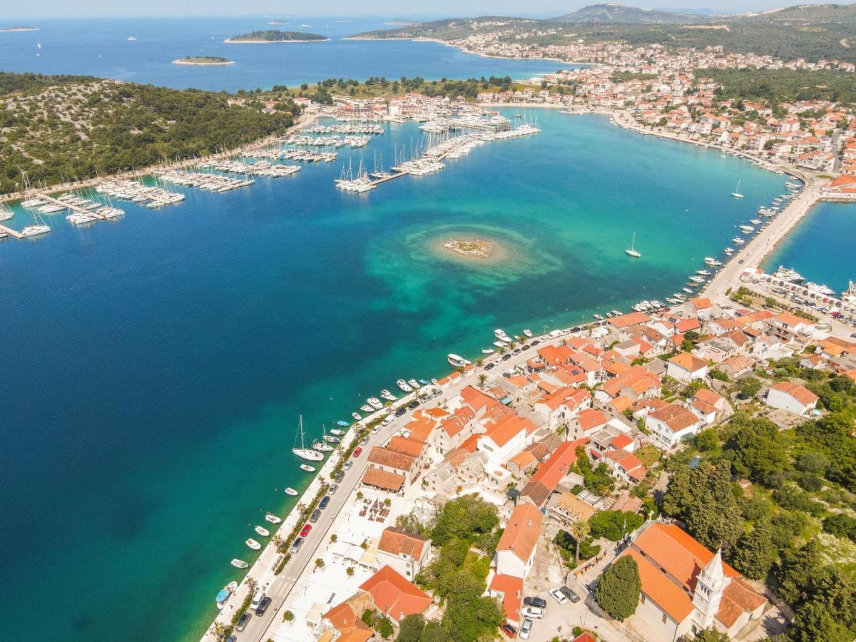 Apartments Mediteraneo Rogoznica โรกอซนิซา ภายนอก รูปภาพ