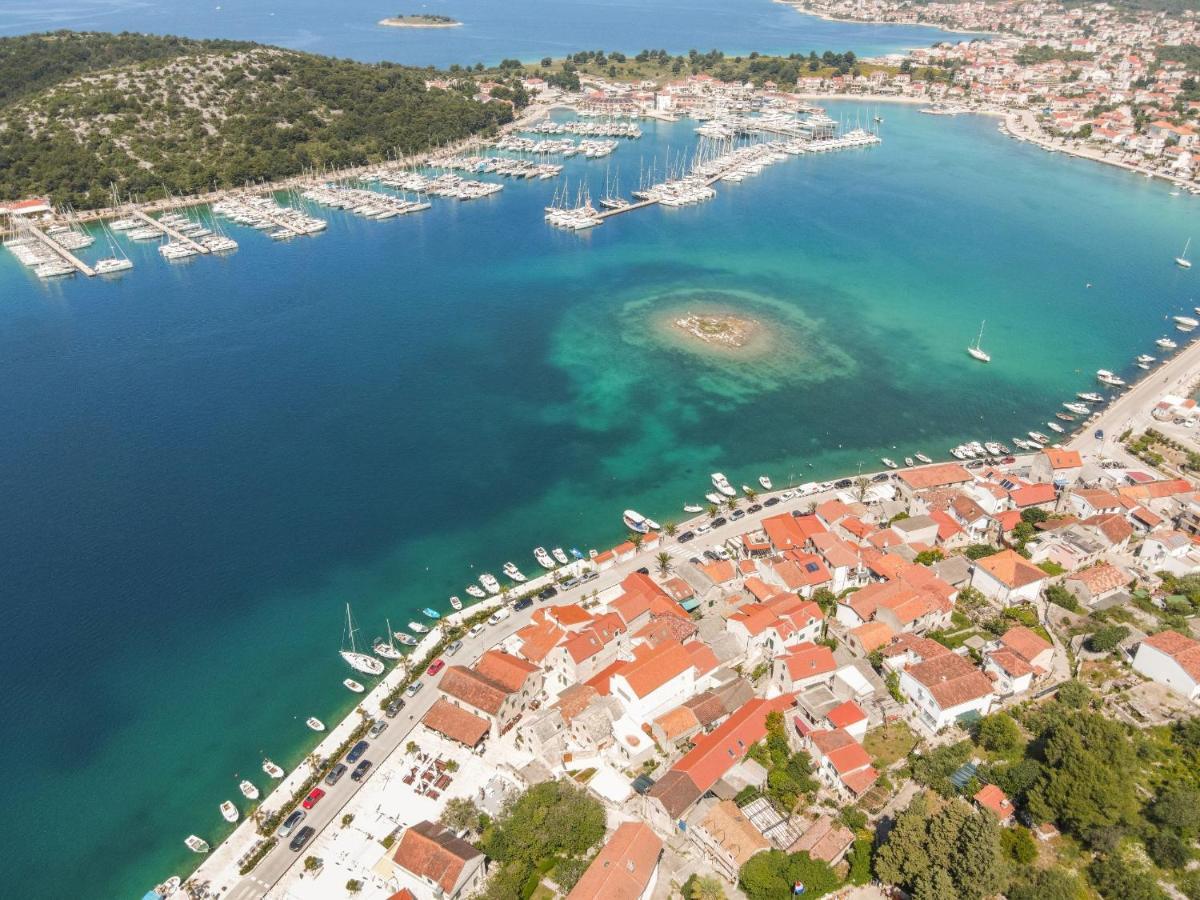 Apartments Mediteraneo Rogoznica โรกอซนิซา ภายนอก รูปภาพ