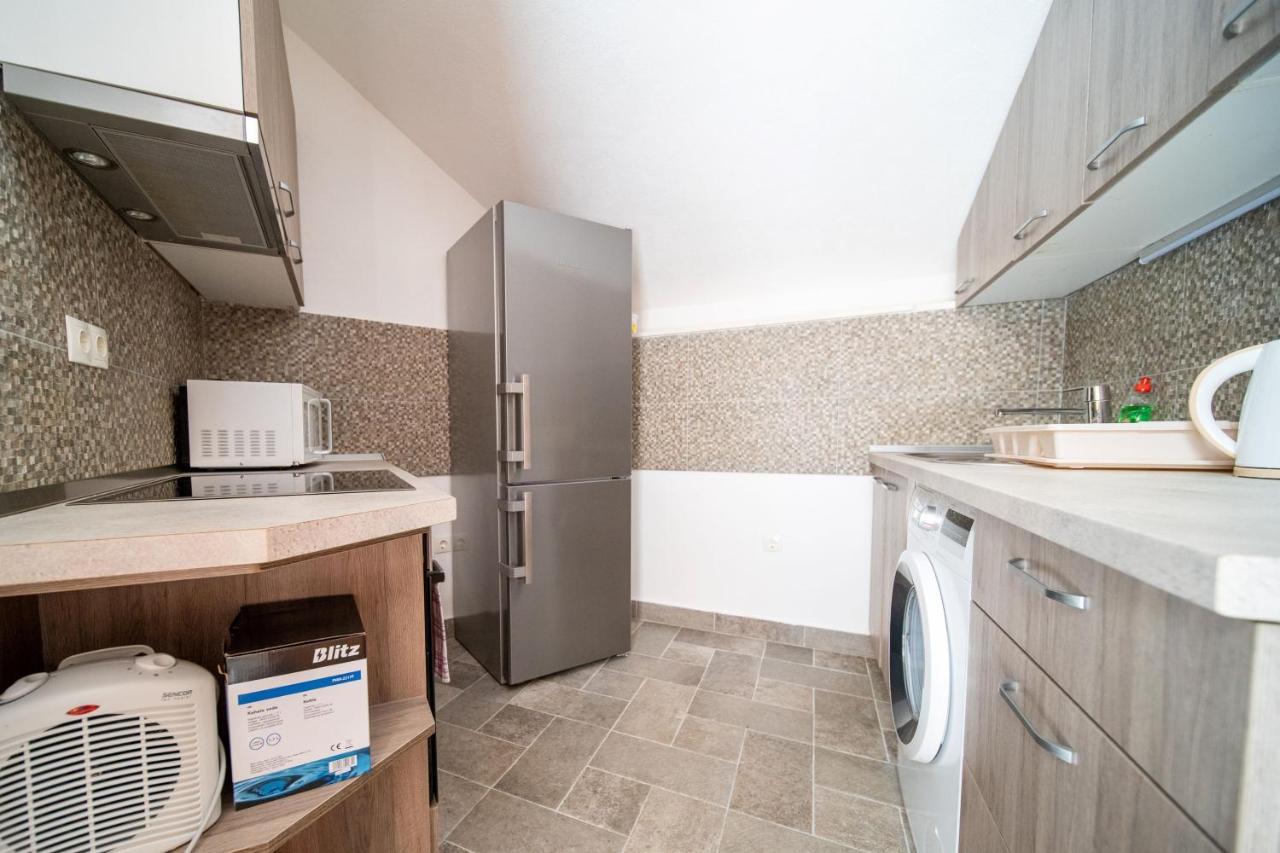 Apartments Mediteraneo Rogoznica โรกอซนิซา ภายนอก รูปภาพ