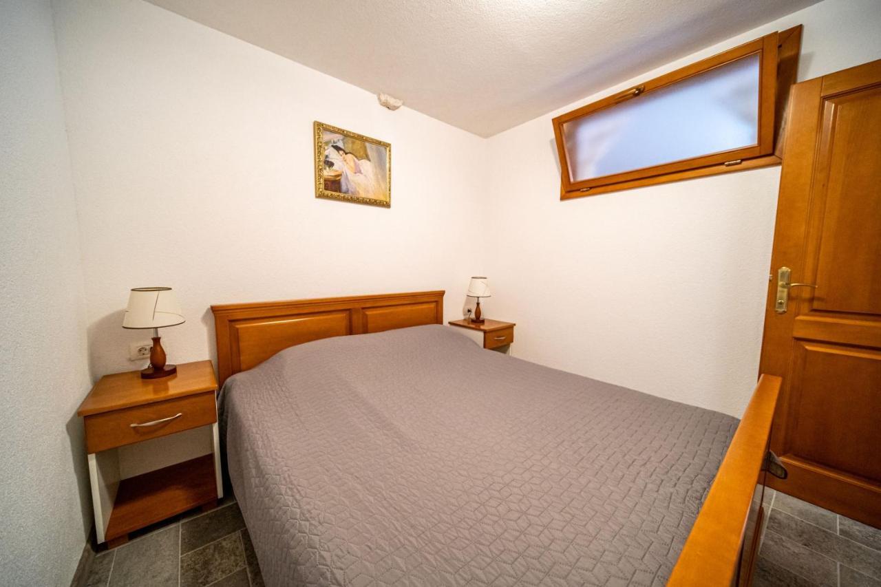 Apartments Mediteraneo Rogoznica โรกอซนิซา ภายนอก รูปภาพ