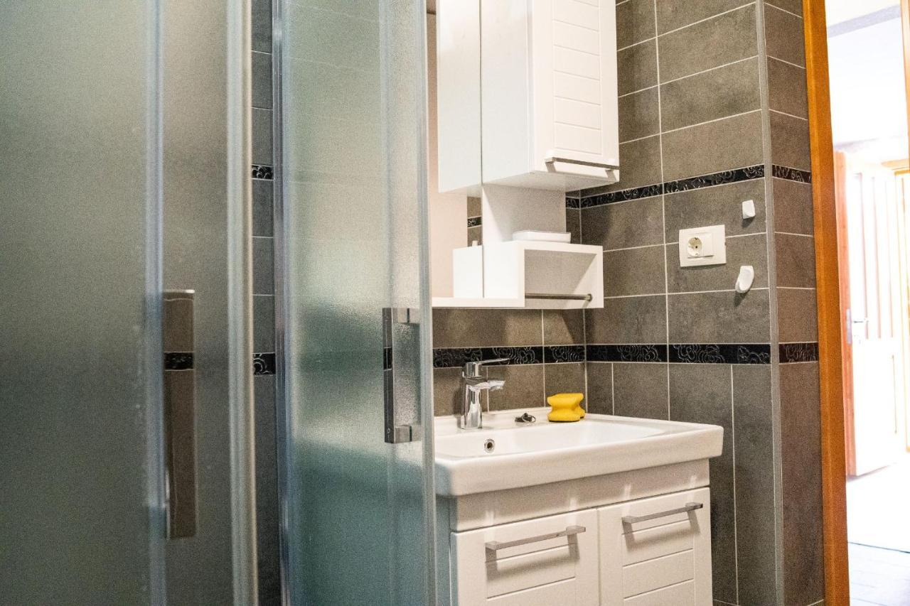 Apartments Mediteraneo Rogoznica โรกอซนิซา ภายนอก รูปภาพ