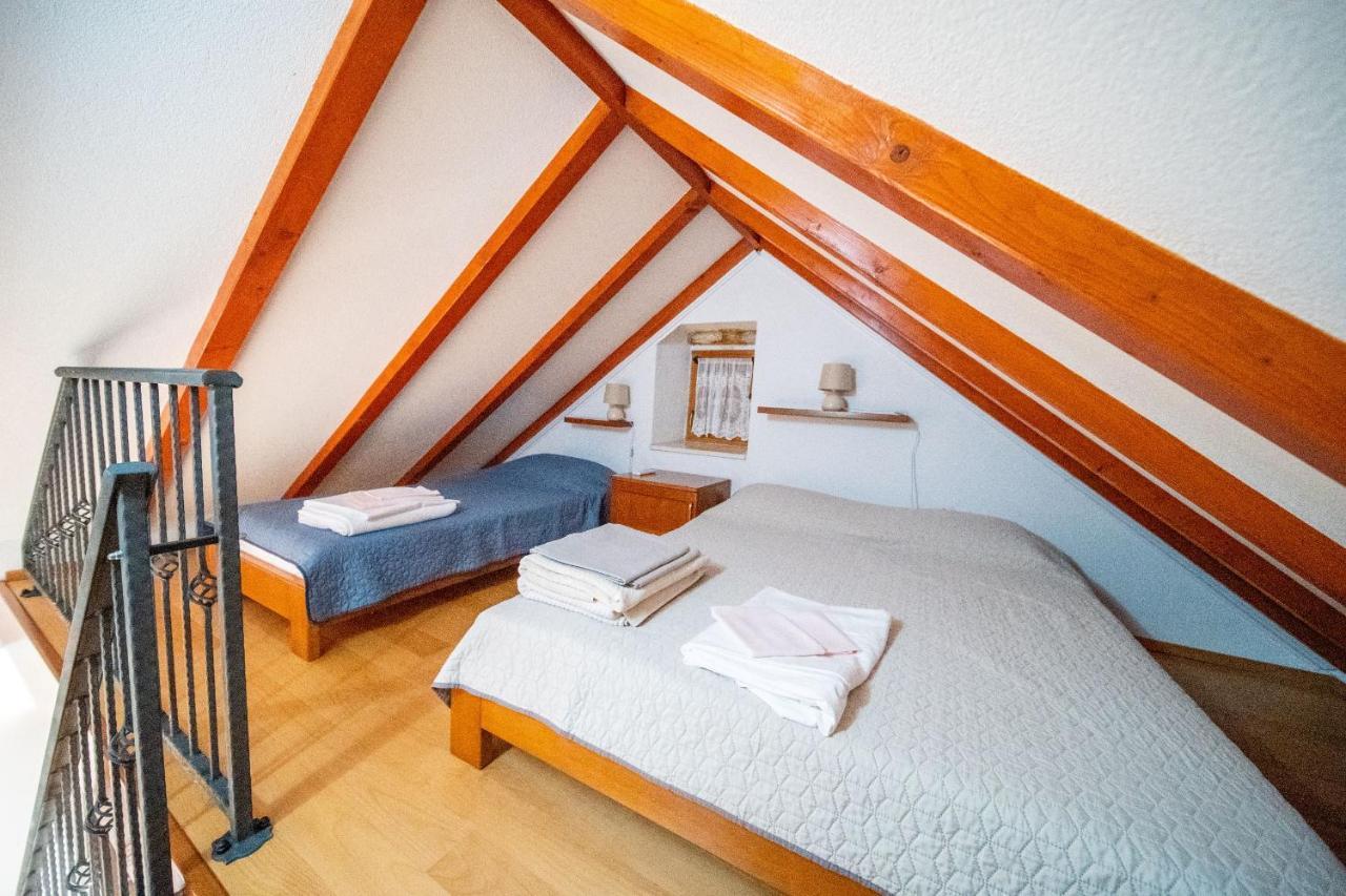 Apartments Mediteraneo Rogoznica โรกอซนิซา ภายนอก รูปภาพ