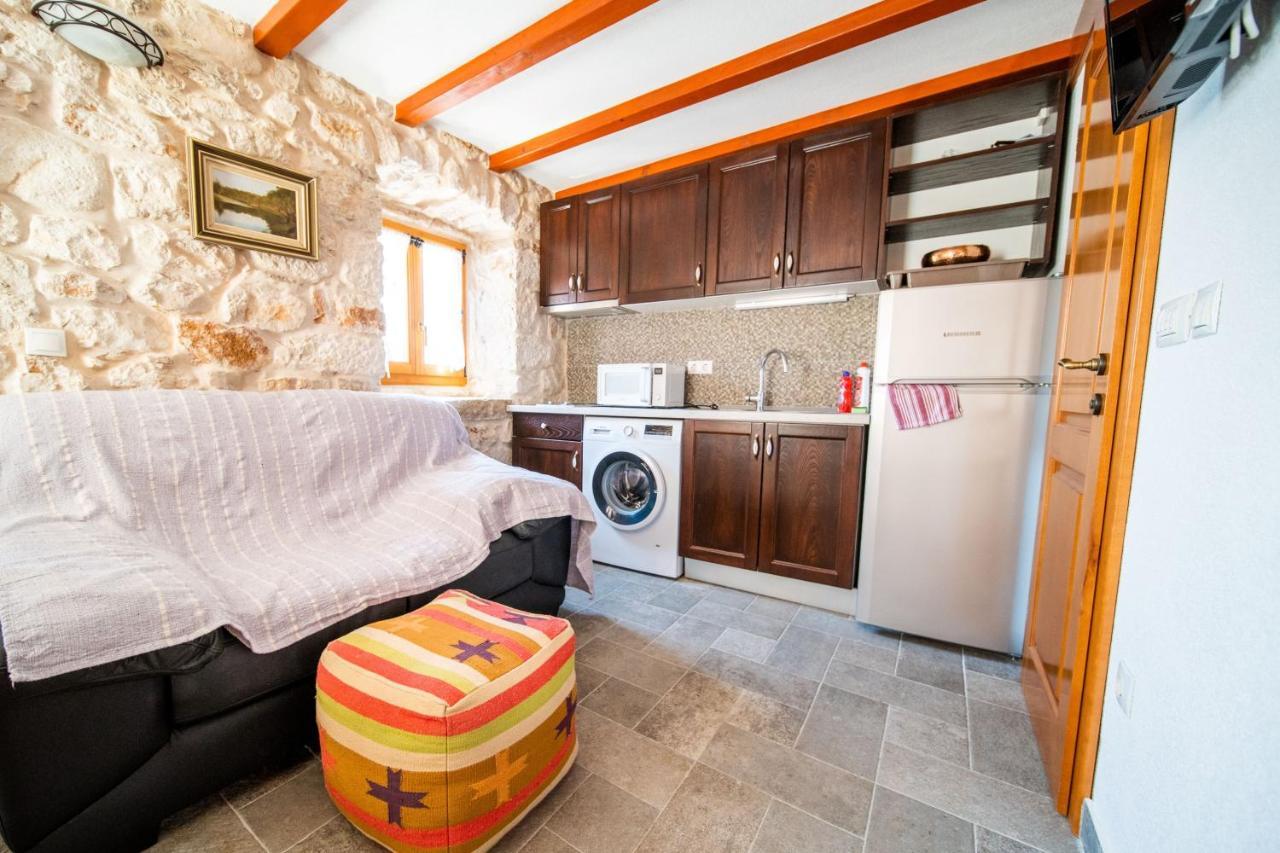 Apartments Mediteraneo Rogoznica โรกอซนิซา ภายนอก รูปภาพ